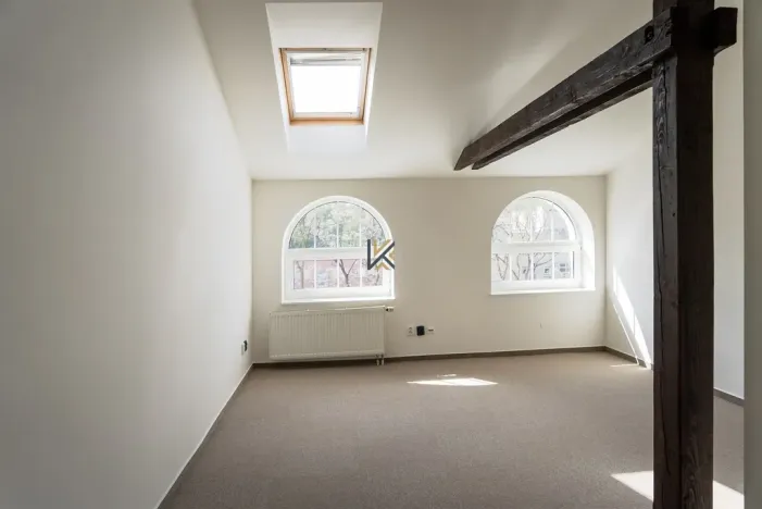 Pronájem kanceláře, Praha - Smíchov, Nádražní, 29 m2