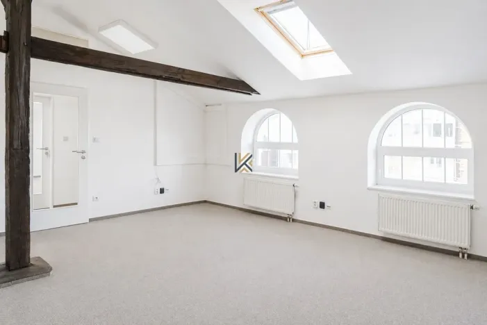 Pronájem kanceláře, Praha - Smíchov, Nádražní, 29 m2