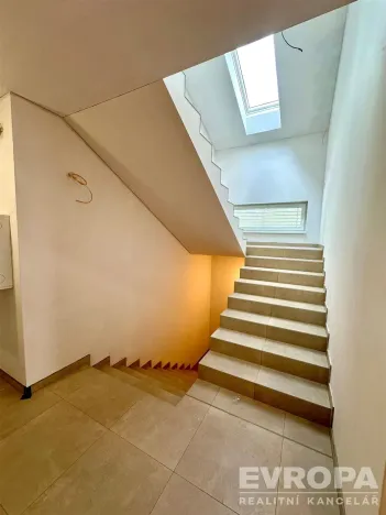 Pronájem bytu 2+kk, Vysoký Újezd, 69 m2