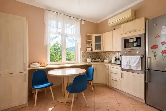 Pronájem bytu 3+1, Karlovy Vary, Lad. Koubka, 70 m2