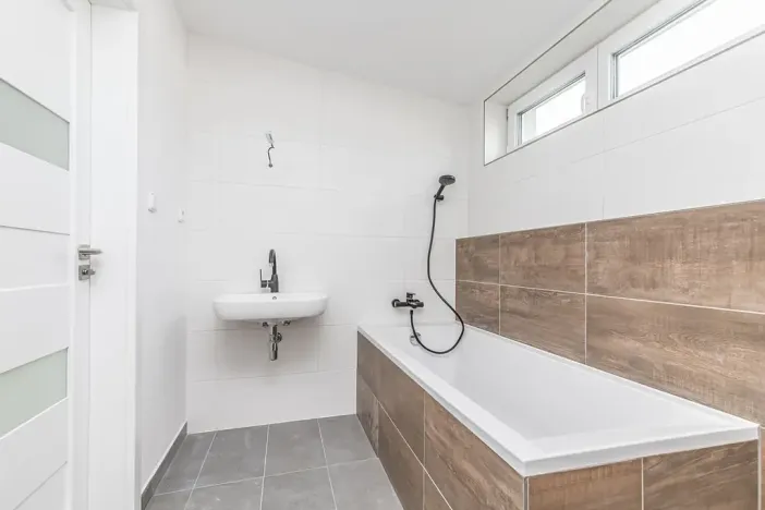 Prodej rodinného domu, Milovice, Modřínová, 122 m2