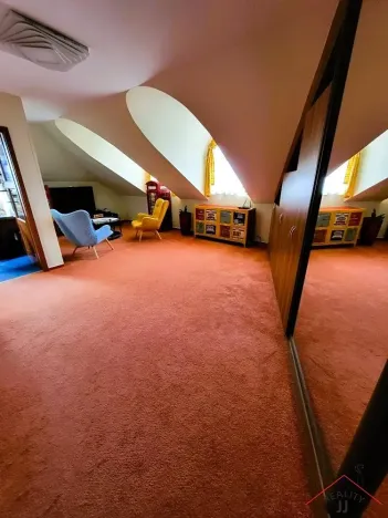 Prodej rodinného domu, Ohrobec, 590 m2