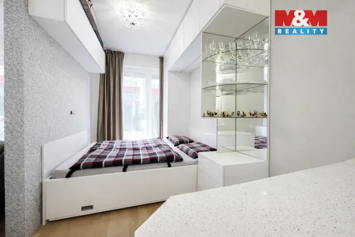 Prodej bytu 1+kk, Praha - Pitkovice, Penízovková, 37 m2