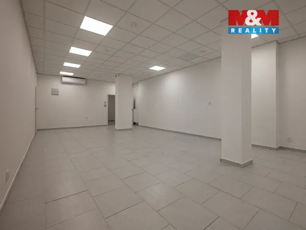 Pronájem kanceláře, Divišov, Horní náměstí, 83 m2