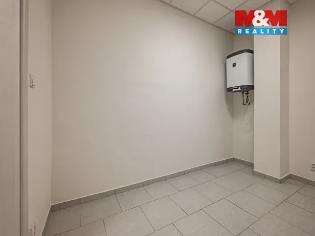 Pronájem kanceláře, Divišov, Horní náměstí, 83 m2