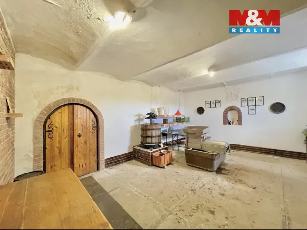 Prodej vinného sklepa, Perná, 31 m2