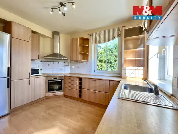 Prodej rodinného domu, Panenské Břežany, Vilová, 200 m2