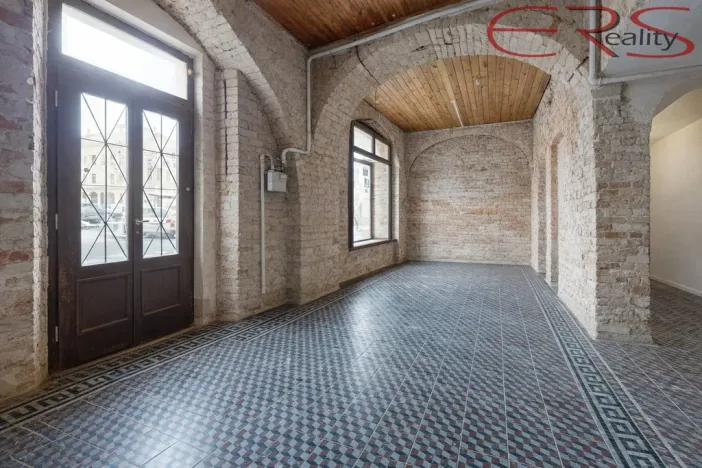 Prodej rodinného domu, Mnichovo Hradiště, Masarykovo náměstí, 200 m2