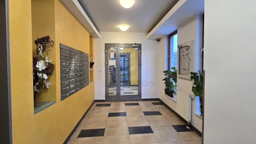 Pronájem bytu 2+kk, Praha - Vysočany, Ocelářská, 50 m2