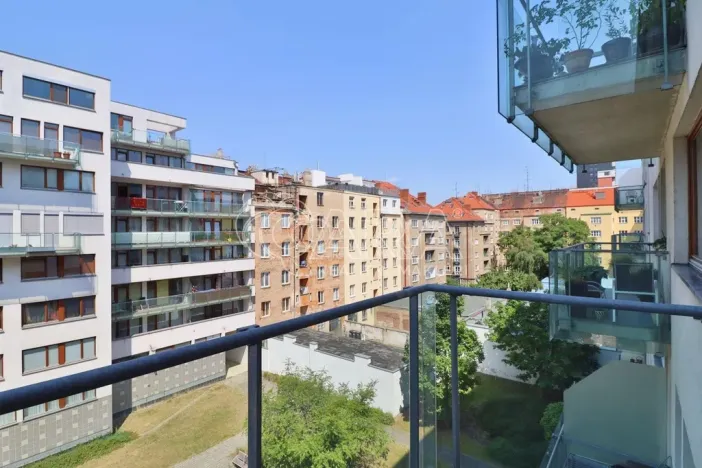 Pronájem bytu 1+kk, Praha, 42 m2