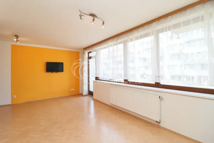 Pronájem bytu 1+kk, Praha, 42 m2