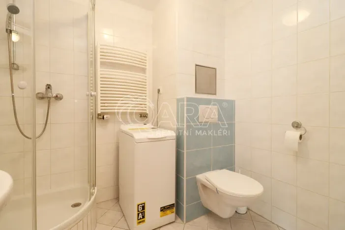 Pronájem bytu 1+kk, Praha, 42 m2