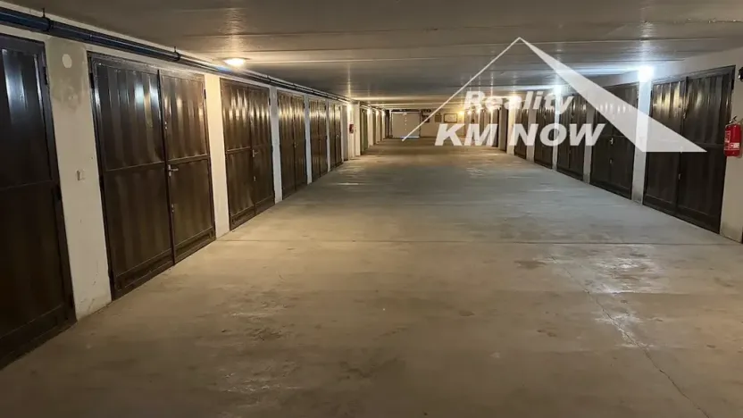 Pronájem garáže, Kroměříž, Nitranská, 18 m2