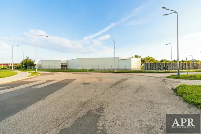 Prodej obchodního prostoru, Ostrava, 19777 m2