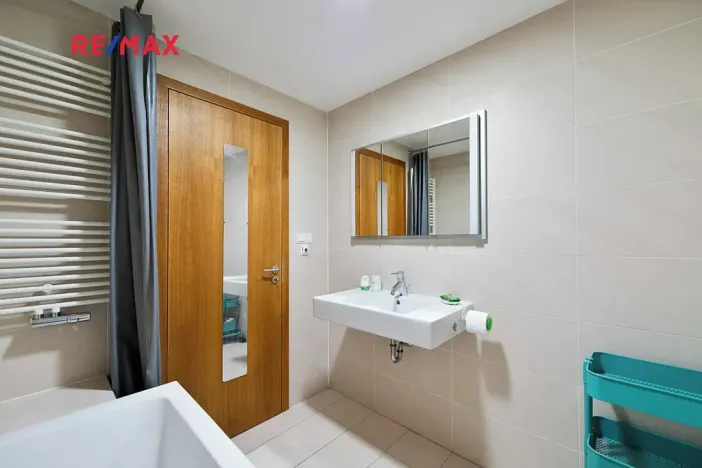 Pronájem bytu 2+kk, Praha - Žižkov, Ke kapslovně, 64 m2