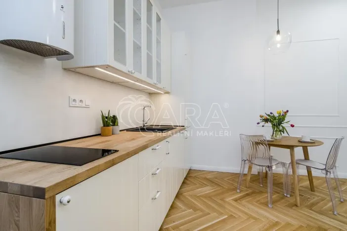 Pronájem bytu 1+kk, Praha - Holešovice, Šimáčkova, 33 m2