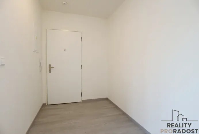 Pronájem bytu 1+kk, Praha - Záběhlice, Klapálkova, 46 m2