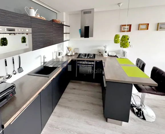 Pronájem bytu 2+kk, Praha, Konstantinova, 42 m2