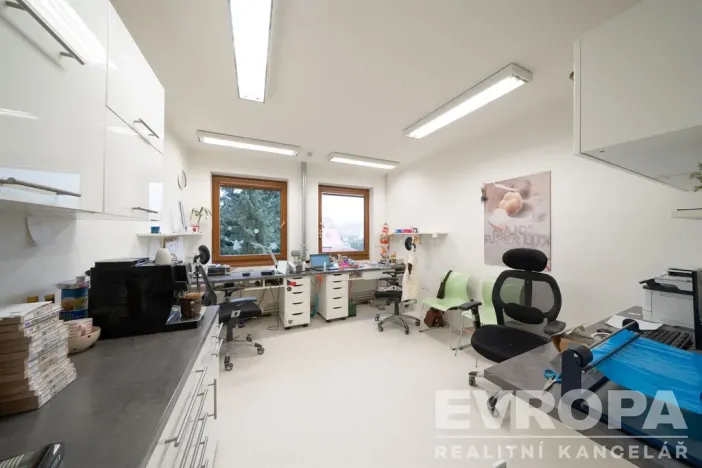 Prodej komerční nemovitosti, Hořice, náměstí Jiřího z Poděbrad, 330 m2