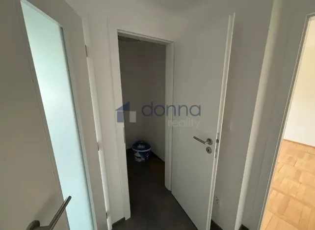 Pronájem bytu 2+1, Praha, Mikšovského, 57 m2