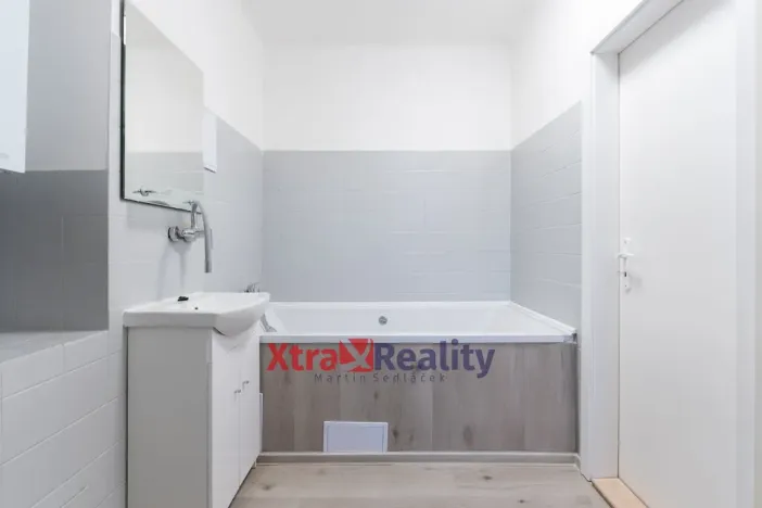 Prodej bytu 2+1, Klášterec nad Ohří - Miřetice u Klášterce nad Ohří, Boženy Němcové, 69 m2