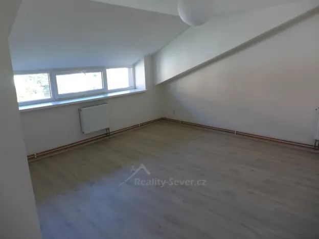 Pronájem bytu 3+1, Nový Bor - Arnultovice, Gen. Svobody, 78 m2