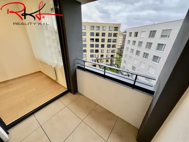 Pronájem bytu 1+kk, Praha, U Pergamenky, 38 m2