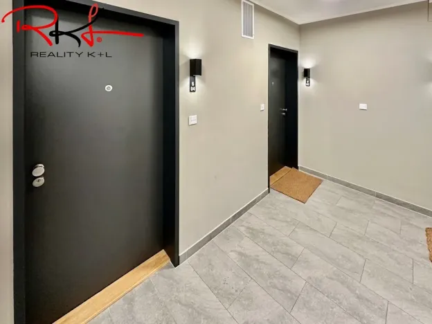 Pronájem bytu 1+kk, Praha, U Pergamenky, 38 m2