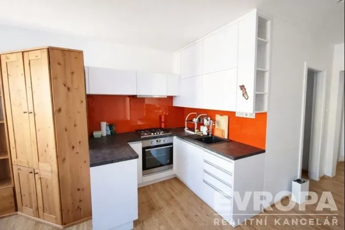 Prodej bytu 1+kk, Praha - Malešice, Počernická, 28 m2