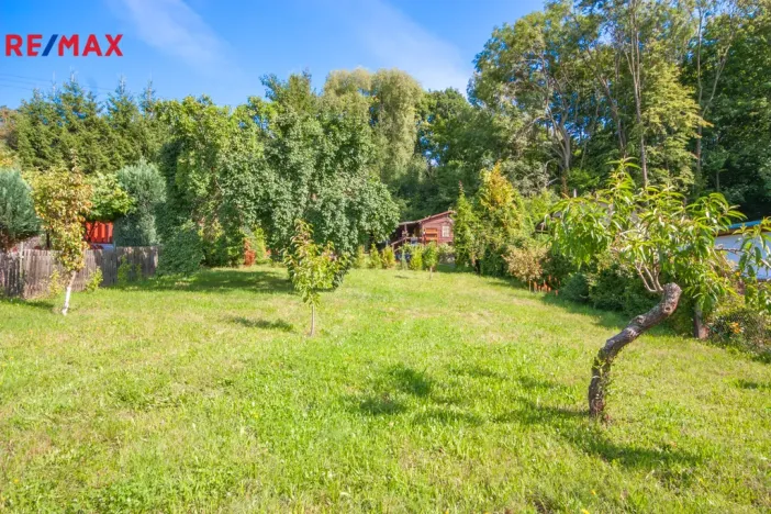 Prodej zahrady, Lom, 738 m2