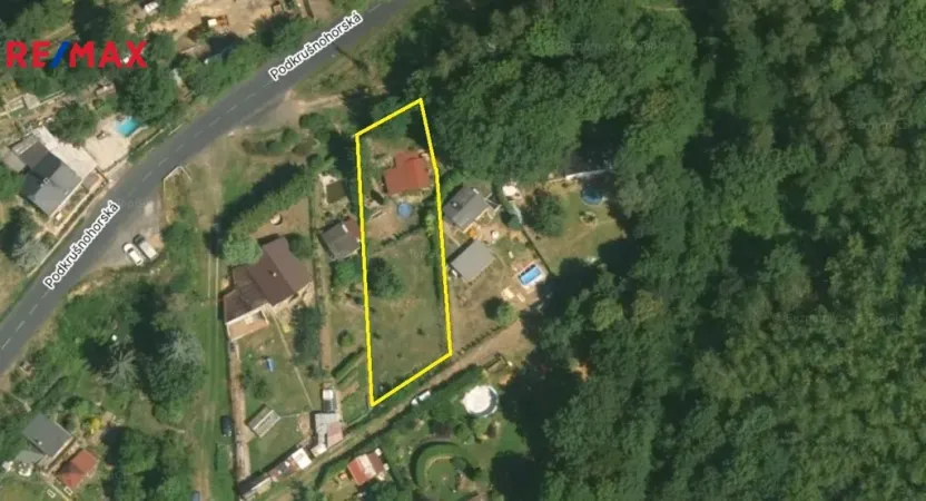 Prodej zahrady, Lom, 738 m2