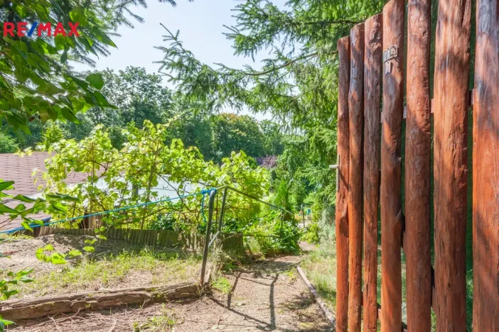 Prodej zahrady, Lom, 738 m2