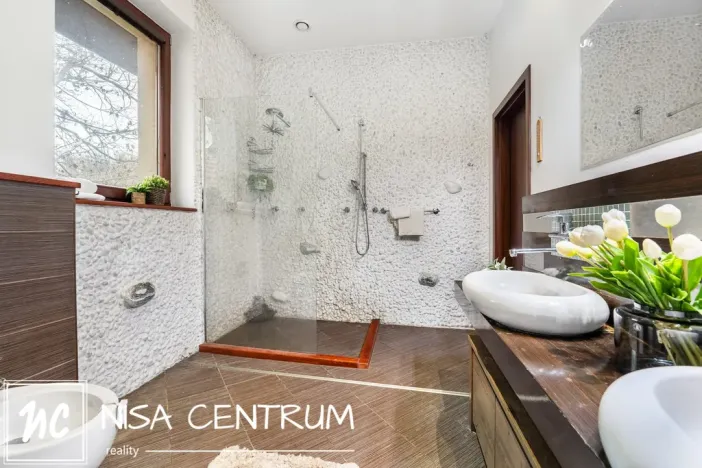 Prodej rodinného domu, Liberec, Josefinino údolí, 430 m2