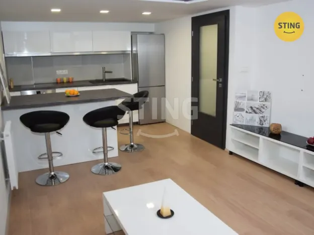 Pronájem bytu 2+kk, Zlín, Zahradní, 46 m2