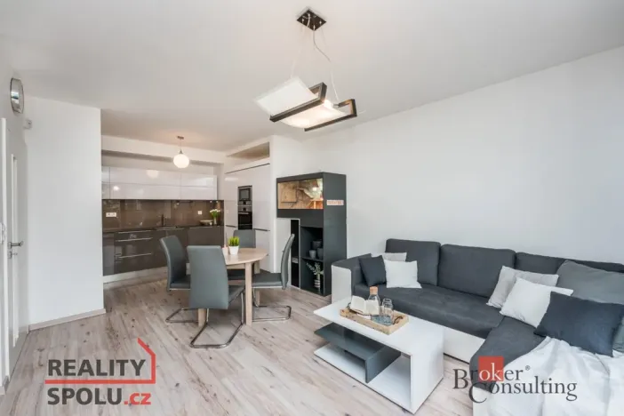 Pronájem bytu 2+kk, Pardubice - Polabiny, Labský Palouk, 58 m2