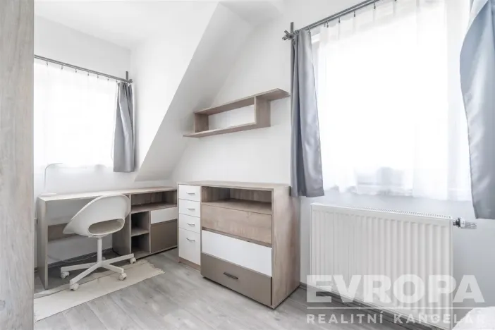 Prodej rodinného domu, Zeleneč, Bezručova, 213 m2