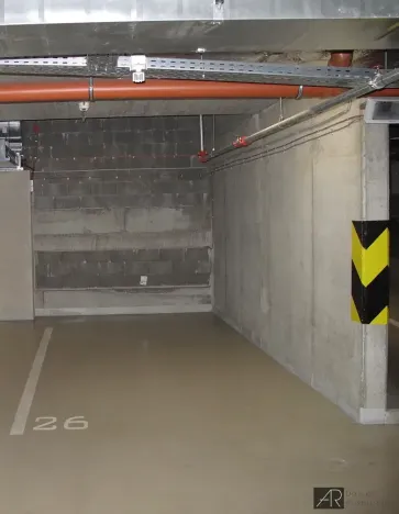 Pronájem garážového stání, Praha - Nusle, V Horkách, 14 m2