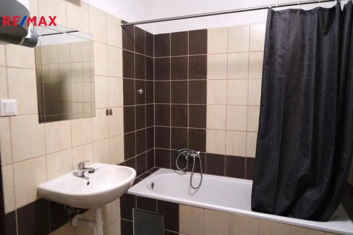 Pronájem bytu 2+kk, Hradec Králové - Nový Hradec Králové, Pod Zámečkem, 48 m2