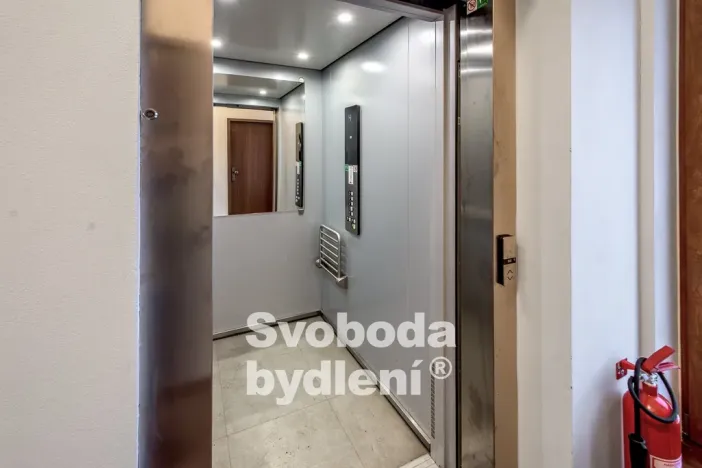 Prodej bytu 2+kk, Praha - Libeň, Prosecká, 64 m2