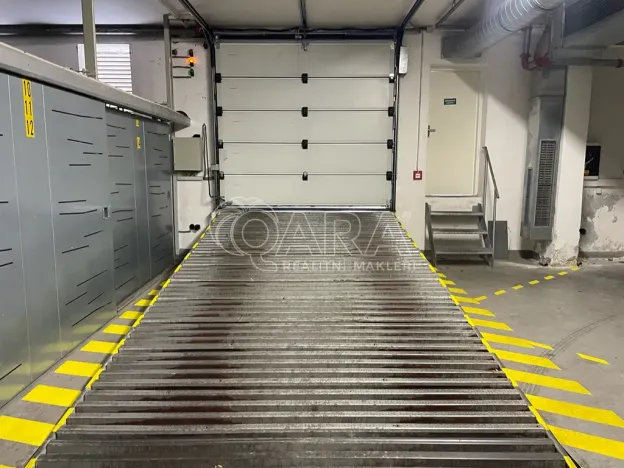 Pronájem garážového stání, Praha - Vinohrady, Francouzská, 14 m2