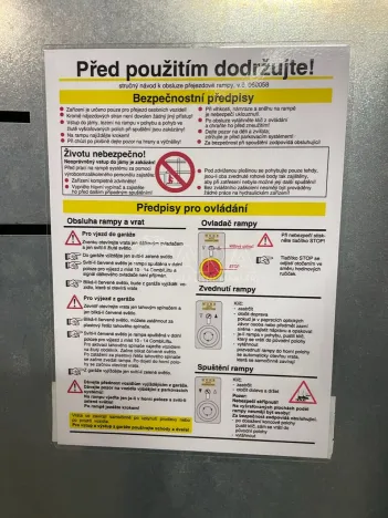 Pronájem garážového stání, Praha - Vinohrady, Francouzská, 14 m2