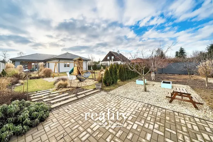 Prodej rodinného domu, Hrádek, 166 m2