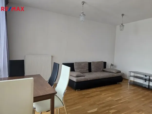 Pronájem bytu 2+kk, Karlovy Vary, Na Vyhlídce, 52 m2