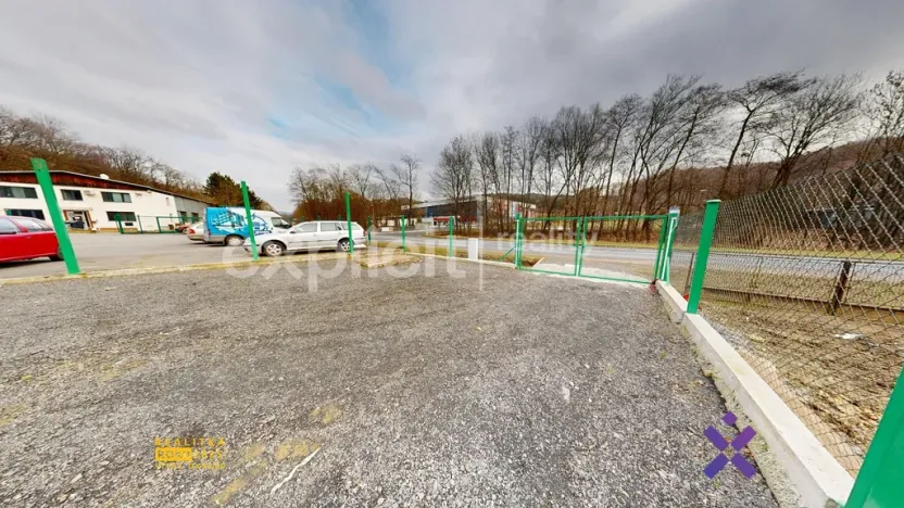 Pronájem komerčního pozemku, Neubuz, 200 m2