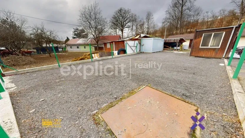 Pronájem komerčního pozemku, Neubuz, 200 m2