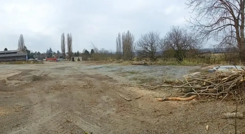 Pronájem komerčního pozemku, Mezouň, 250 m2