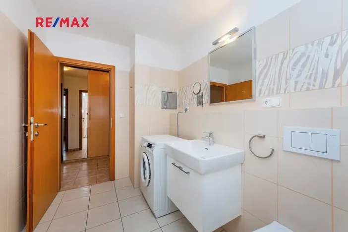 Pronájem bytu 2+kk, Praha - Dejvice, Lindleyova, 59 m2