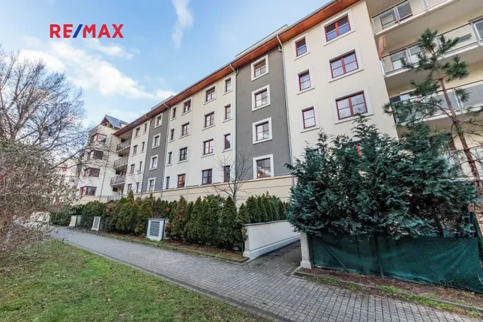 Pronájem bytu 2+kk, Praha - Dejvice, Lindleyova, 59 m2
