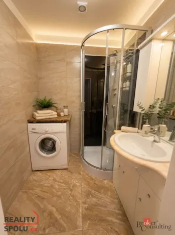 Pronájem bytu 3+1, Praha - Žižkov, Na Jarově, 69 m2