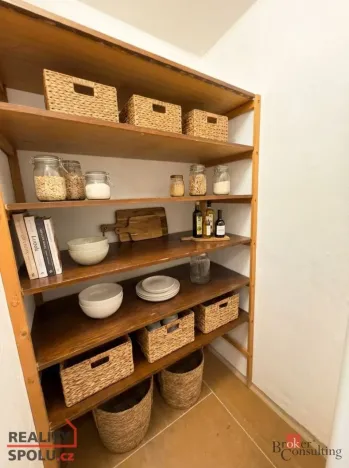 Pronájem bytu 3+1, Praha - Žižkov, Na Jarově, 69 m2